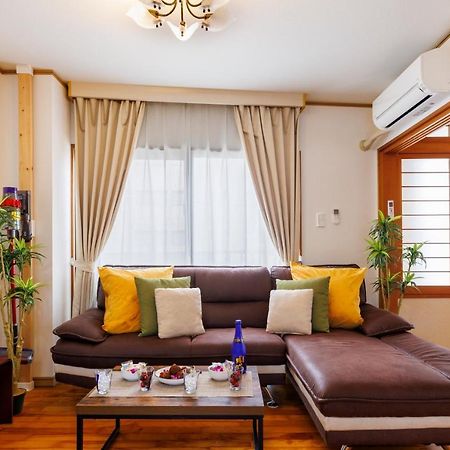 Naha Gajumaru Apartment Hotel 301 Bagian luar foto